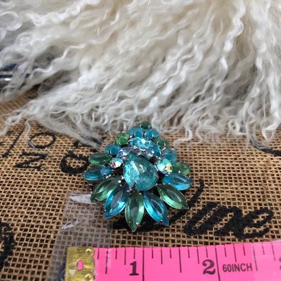 Weiss Brooch - Picture 11 of 15